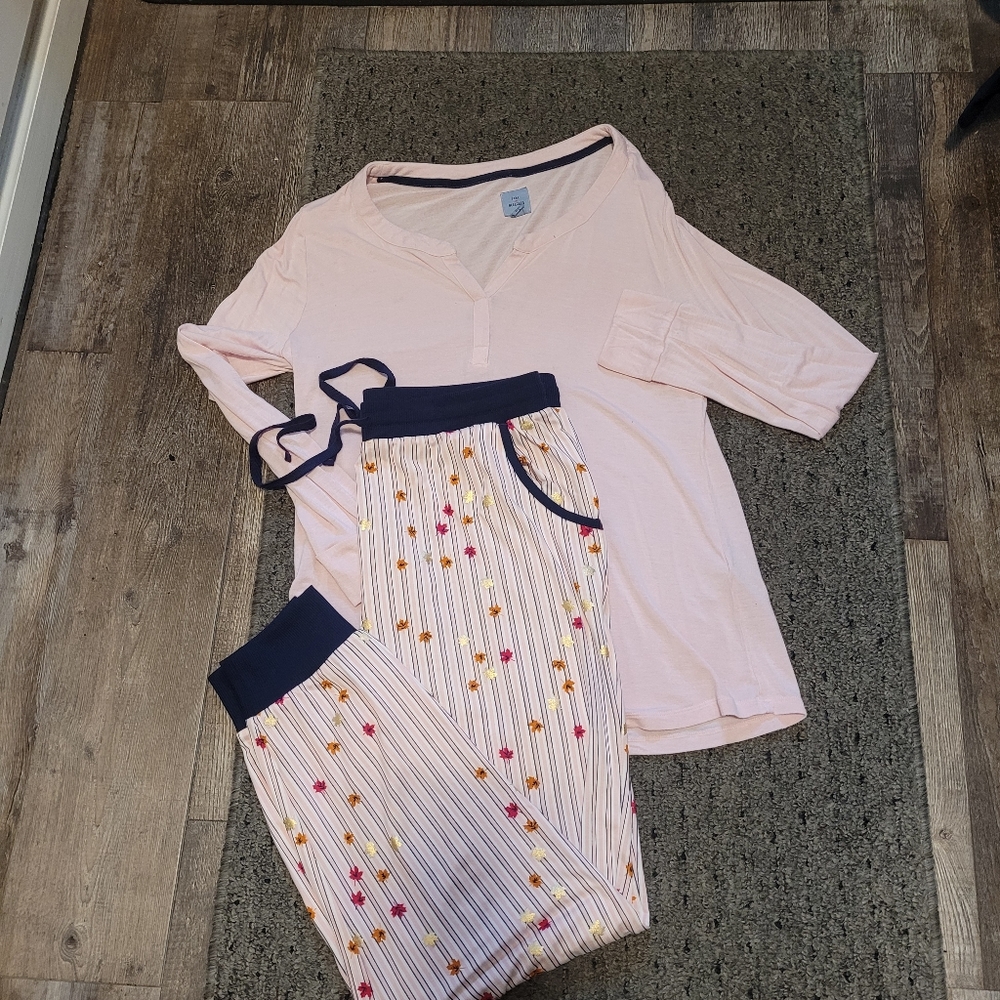 JANE AND BLEECKER PJ SET, SIZE MED, LIKE NEW WORN 1X
